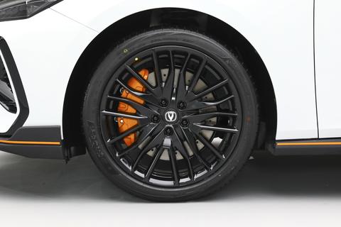 轮胎规格235/40 R19