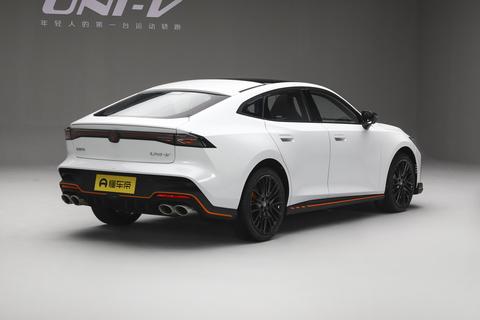 新款长安UNI-V 1.5T车型