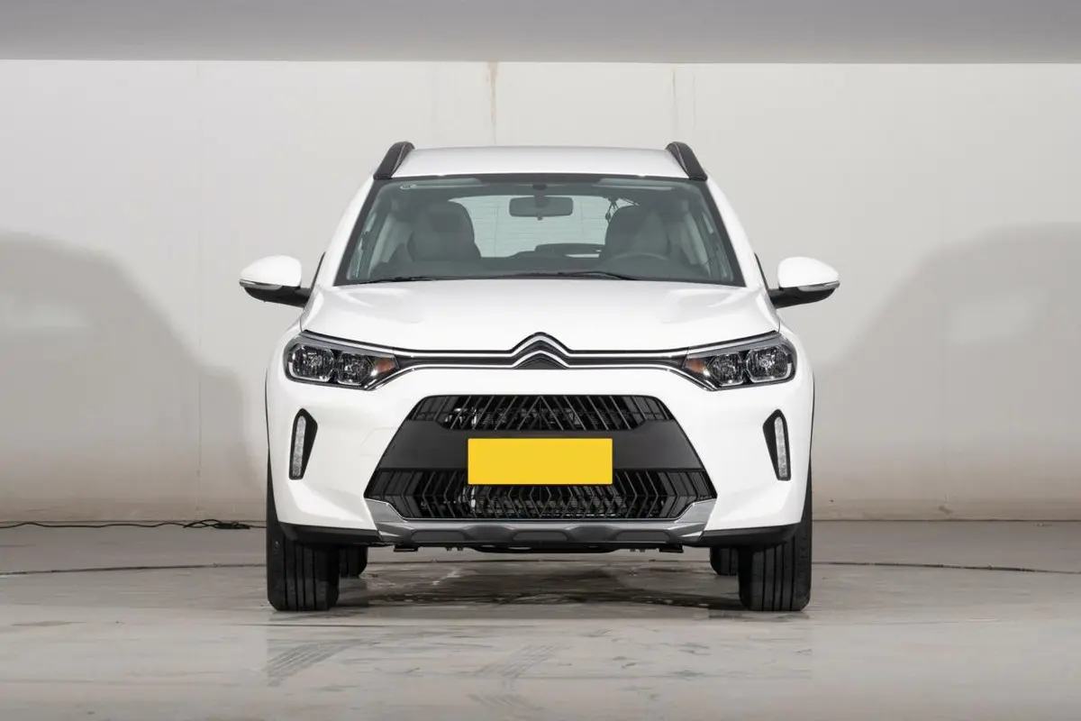 法系小型SUV，售价11.39万，配三缸1.2T，带你看雪铁龙C3-XR插图