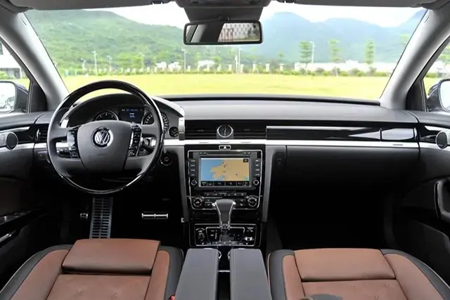 辉腾2015款 4.2L 奢享版：售价149.98万，配V8动力，实力究竟如何？插图6