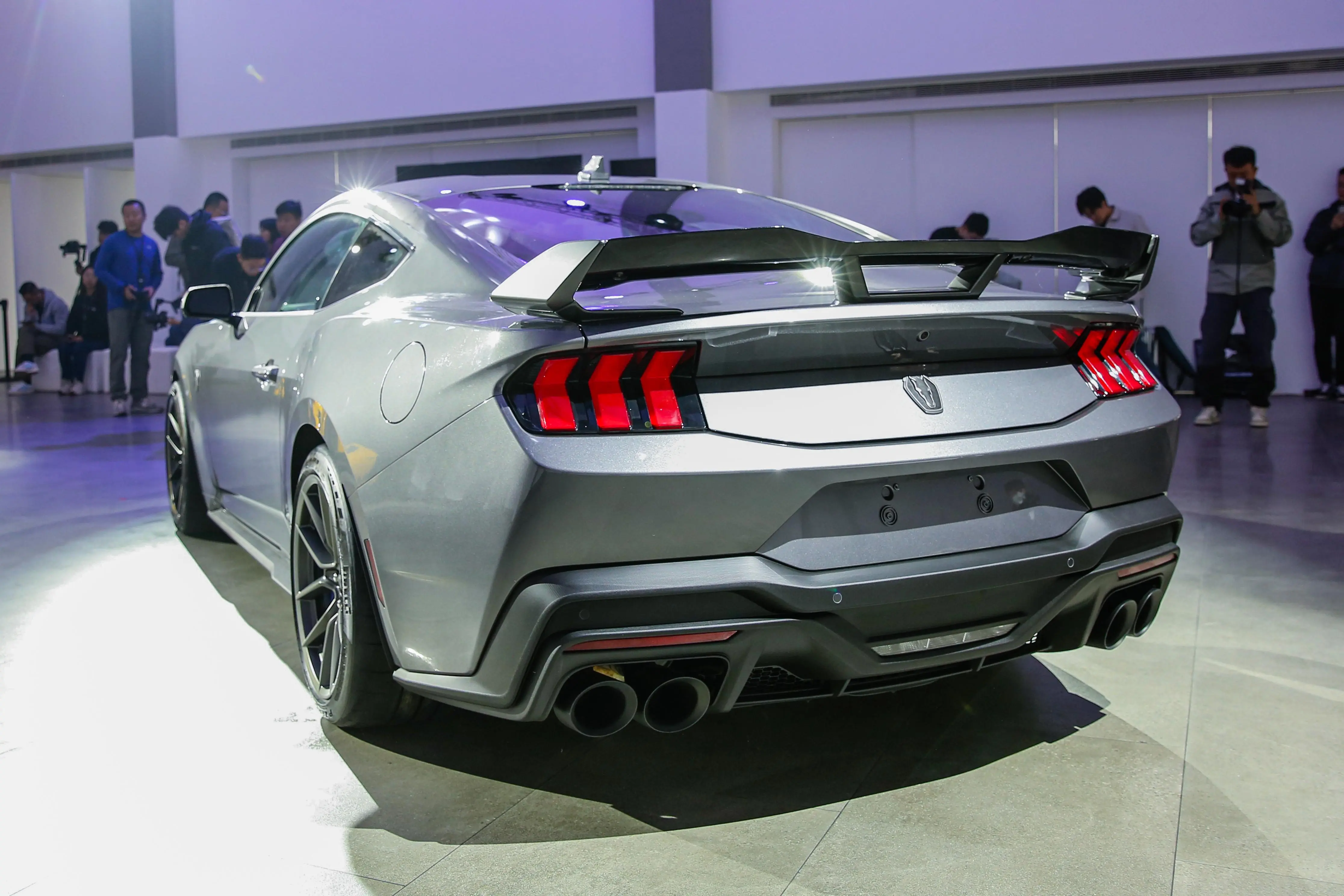 新款福特mustang配5.0l v8上市,售价72.5万