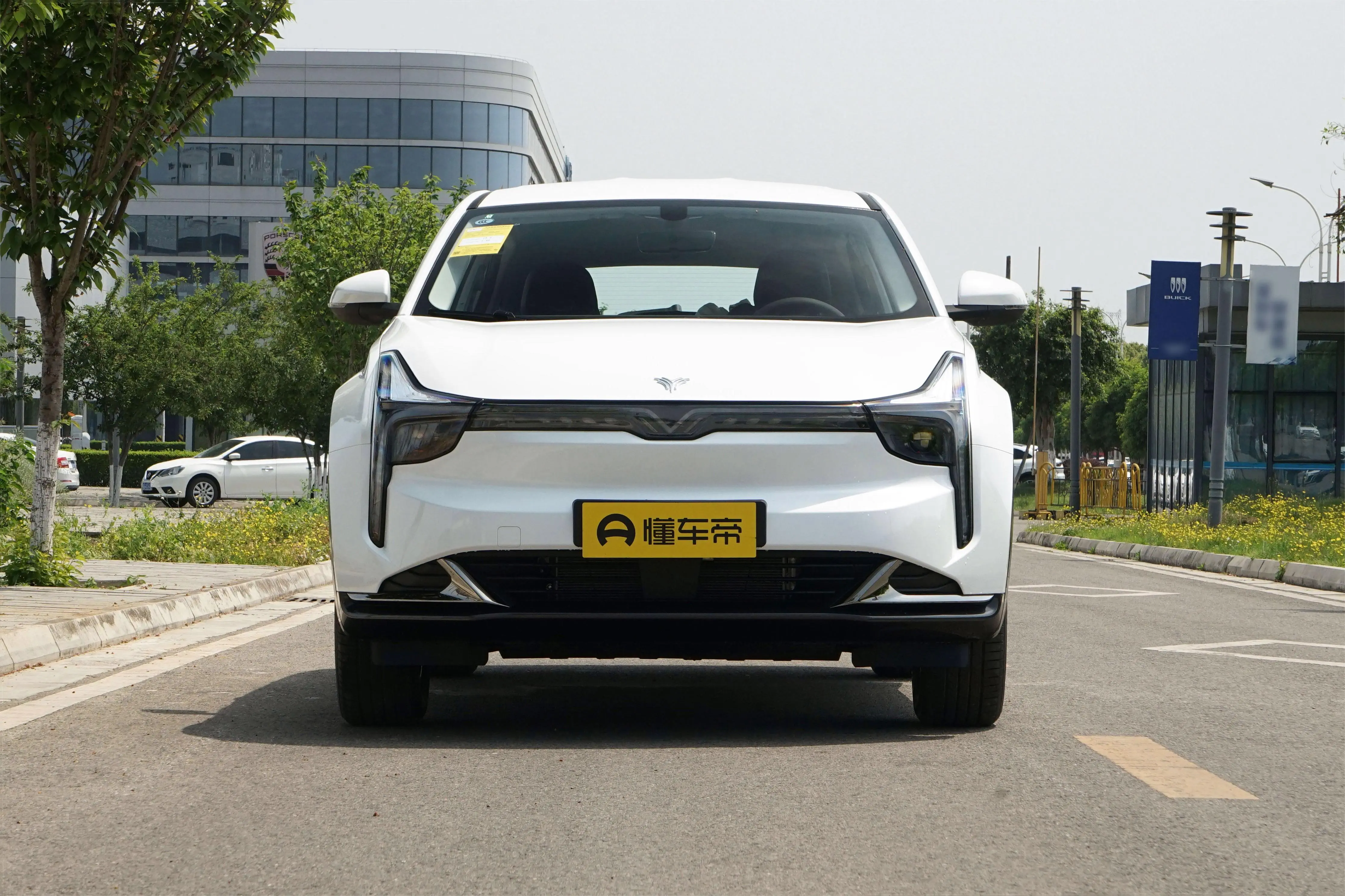 试驾测评 合众汽车哪吒u 2023款 u-Ⅱ 400 u秀版有哪些特点_懂车帝