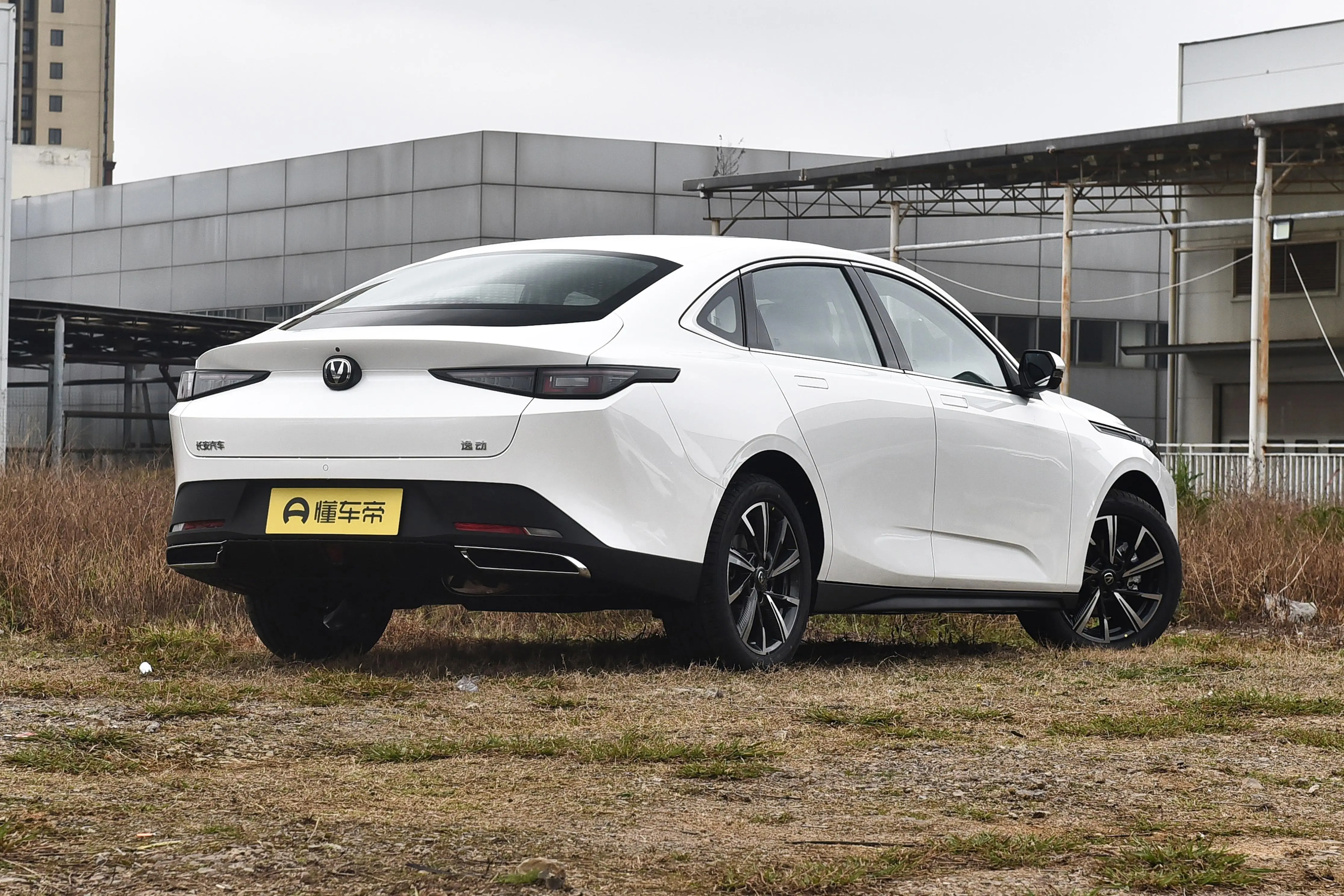 售价8.39万元起,外观借鉴逸达车型,第三代长安逸动正式上市