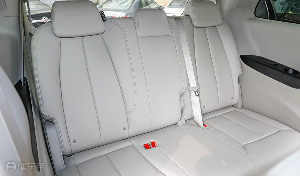 凯迪拉克SRX 2005款 3.6 两驱版第三排座椅_座椅配置_图1