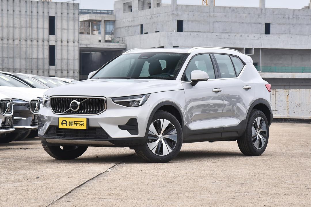 Volvo XC40 2026, фото 1