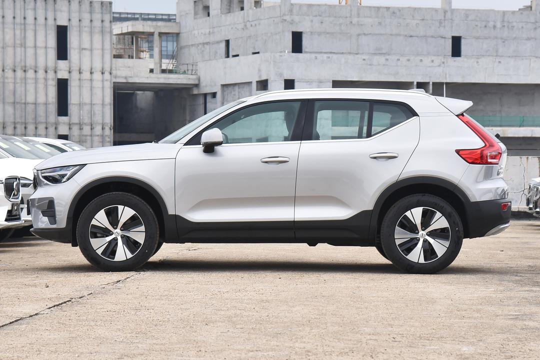 Volvo XC40 2026, фото 4
