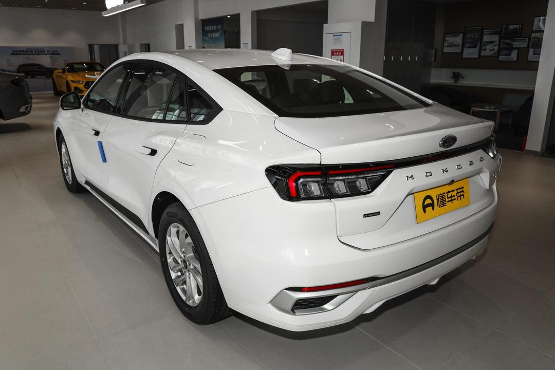Ford Mondeo 2026, фото 5