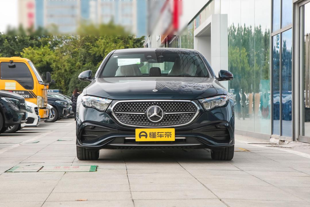 Mercedes-Benz E-Class 2026, фото 2