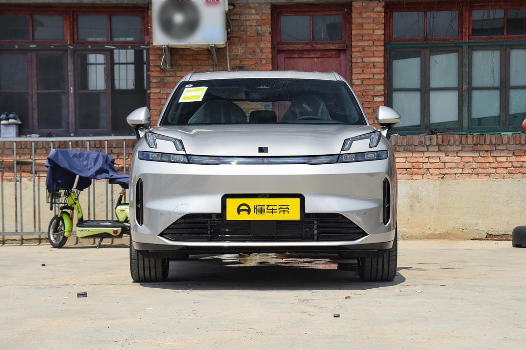 Lynk & Co 08 EM-P 2026, фото 2