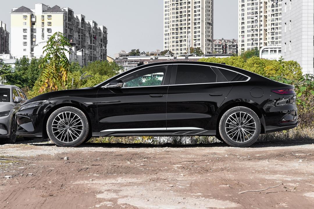 BYD Han DM 2026, фото 4