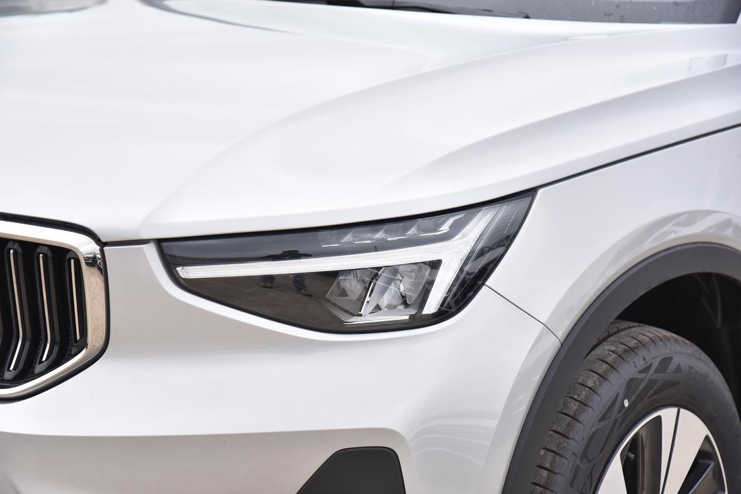 Volvo XC40 2026, фото 13