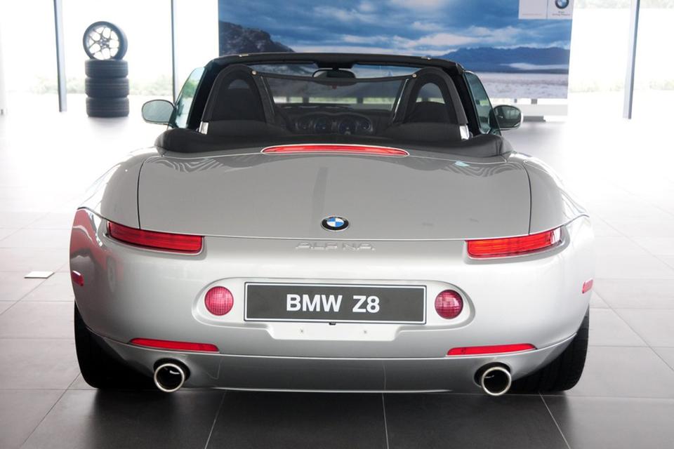 宝马z8