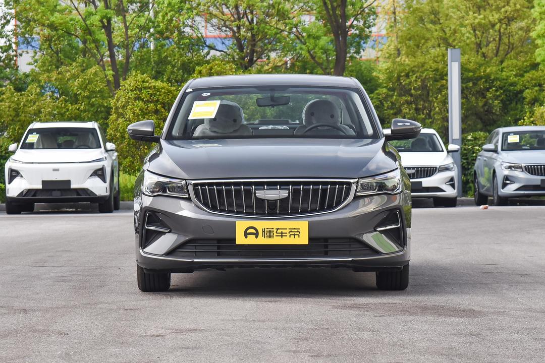 Geely Emgrand 2026, фото 2