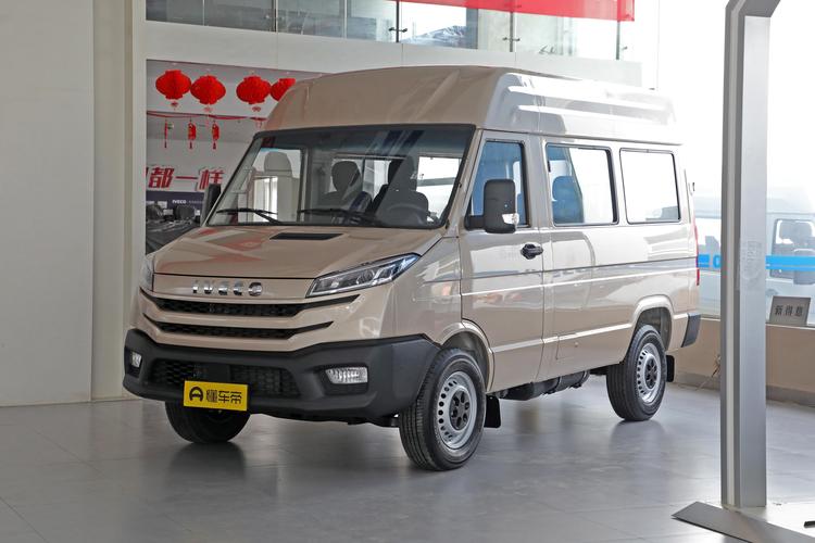 2023 Polygold Edition A35M1 Bus 2.5T National Six Manual Transmission Short Axle Medium Roof Single Tire Side Sliding Door