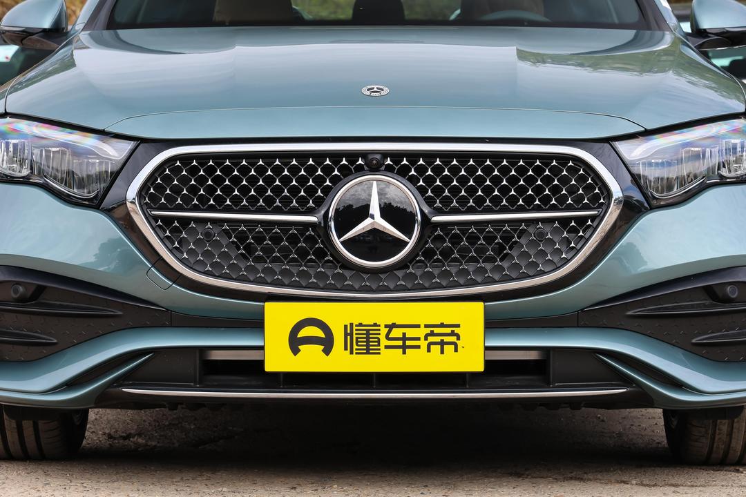 Mercedes-Benz E-Class 2026, фото 10