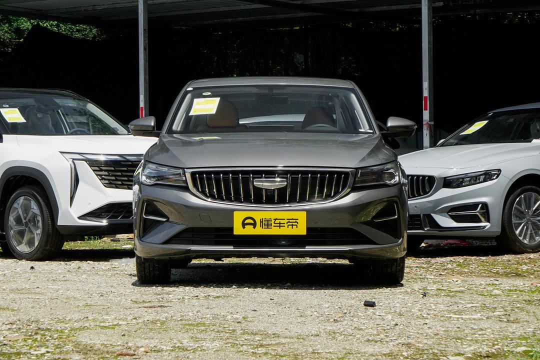Geely Emgrand 2026, фото 2