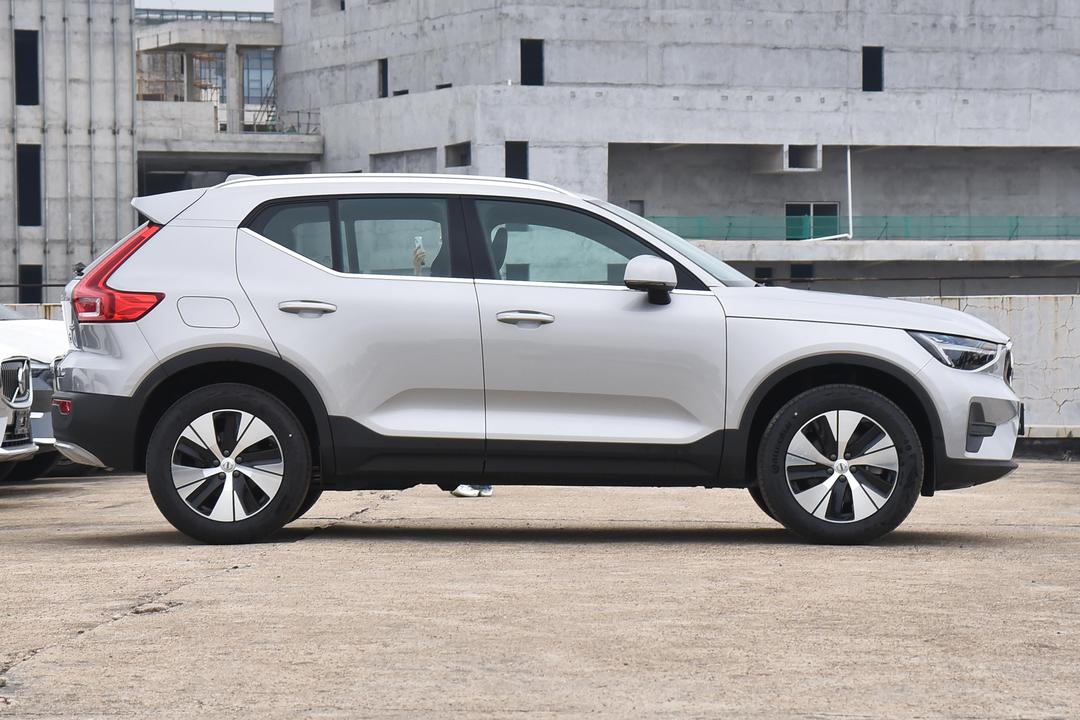Volvo XC40 2026, фото 8