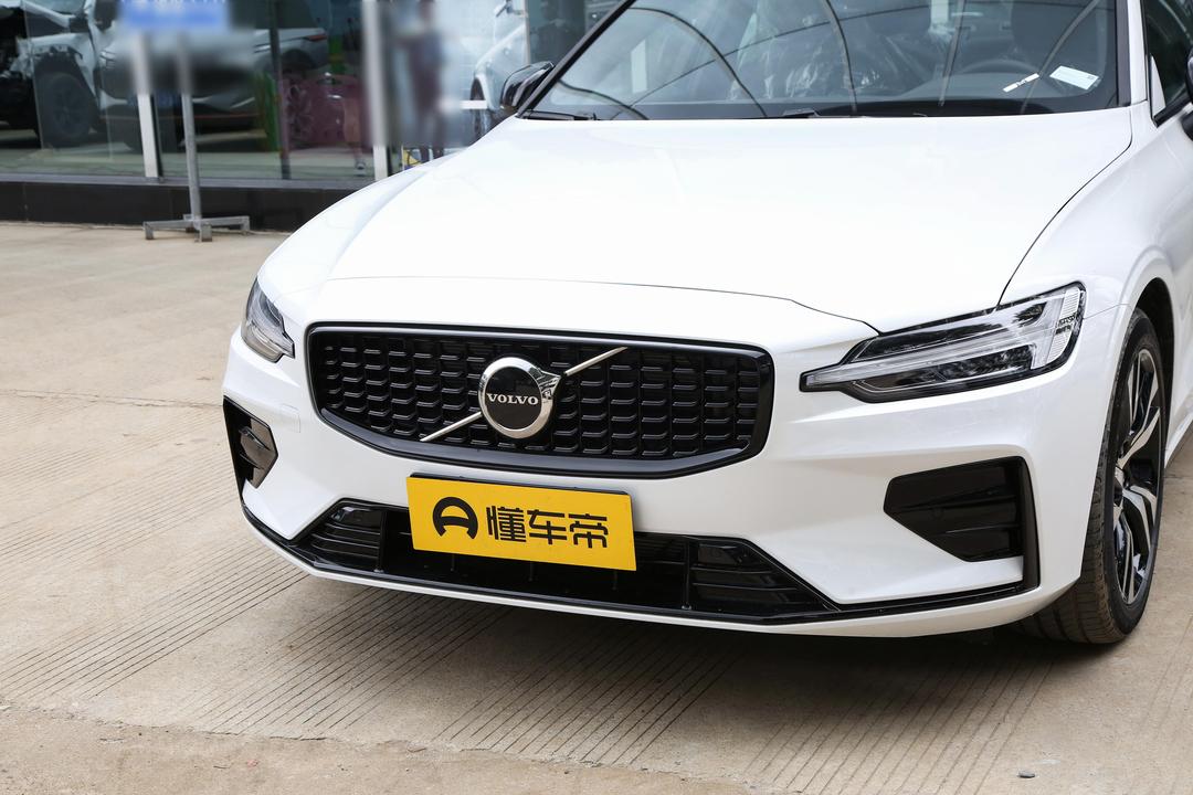 Volvo S60 2026, фото 9