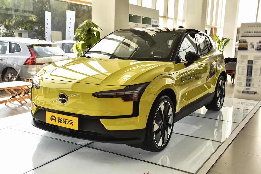 Volvo EX30