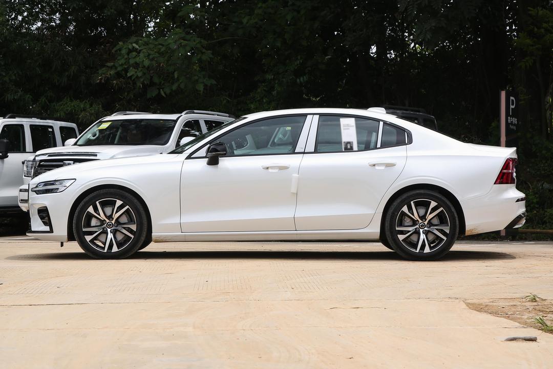 Volvo S60 2026, фото 4
