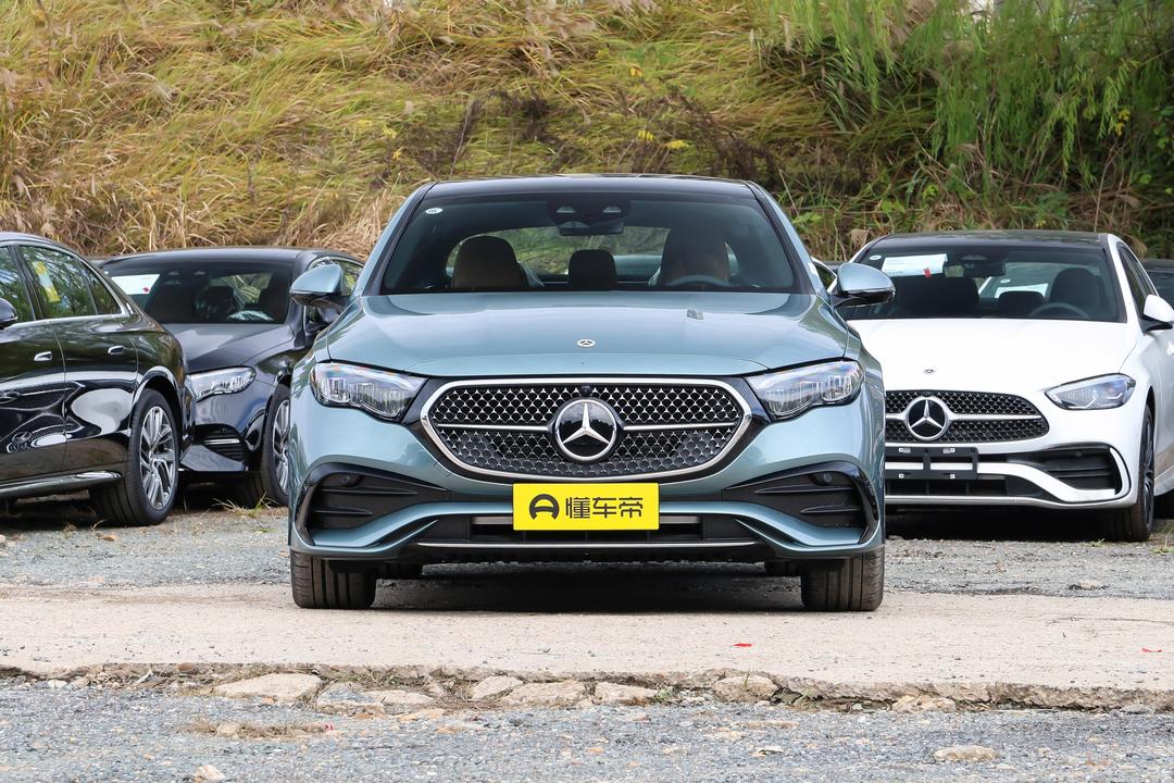 Mercedes-Benz E-Class 2026, фото 2
