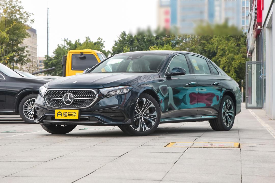 Mercedes-Benz E-Class 2026, фото 1