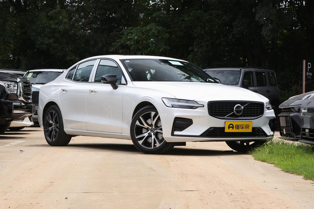 Volvo S60 2026, фото 3