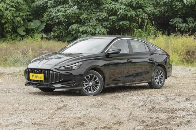 MG MG5 2026 — купить из Китая под заказ