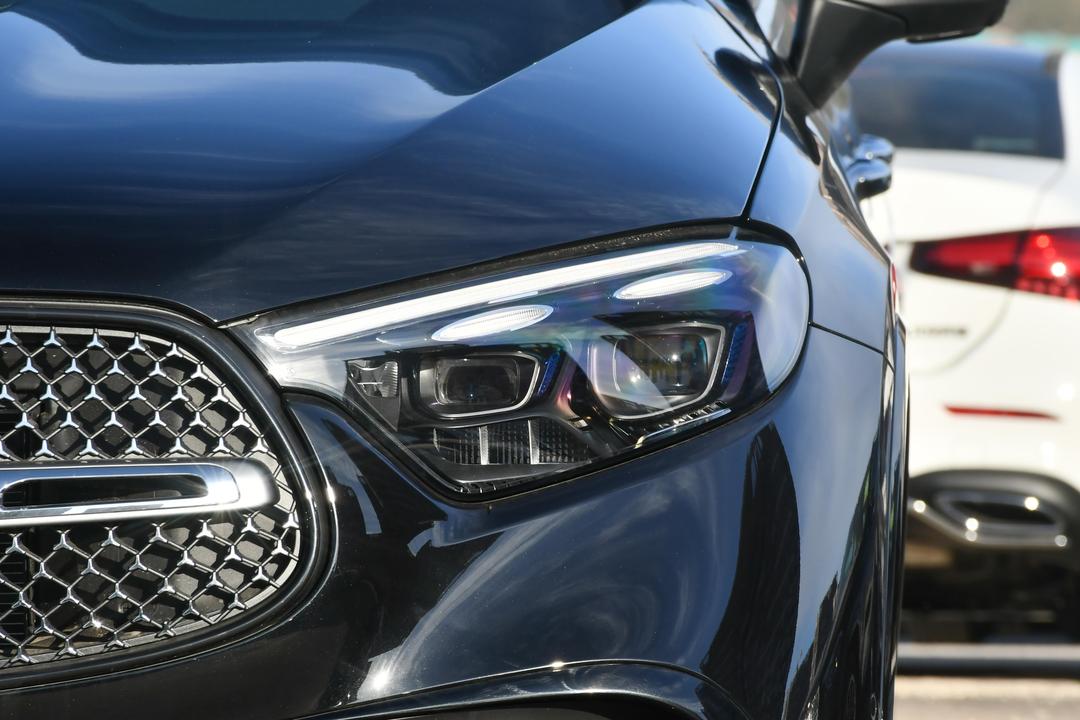 Mercedes-Benz GLC-Class 2026, фото 11