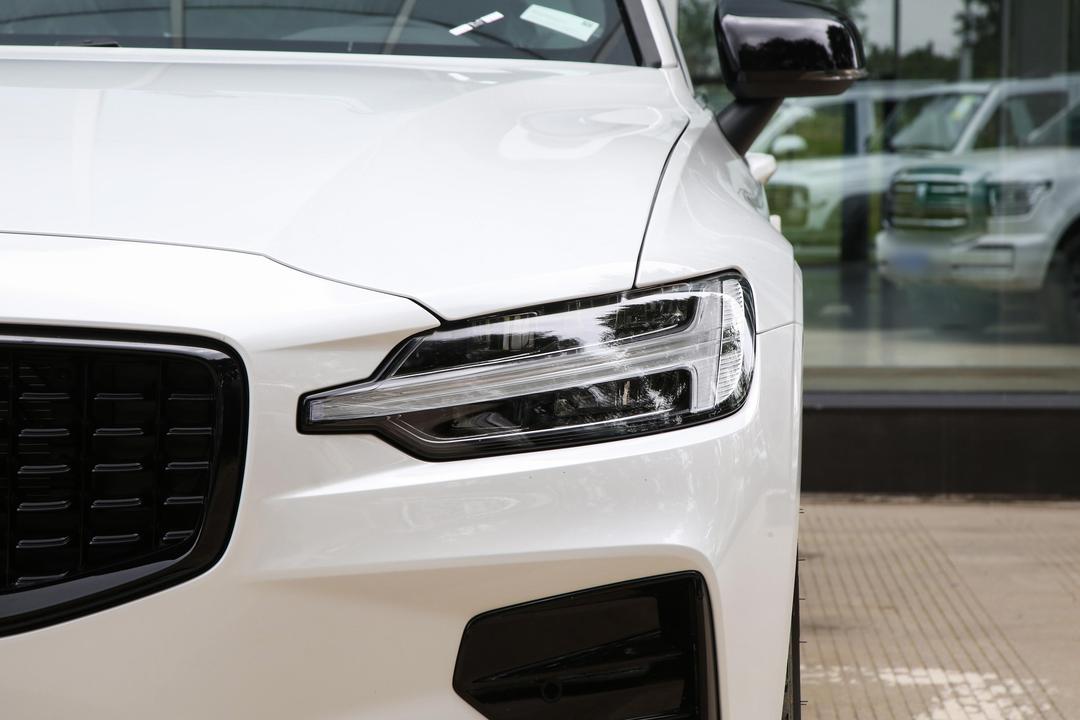 Volvo S60 2026, фото 11