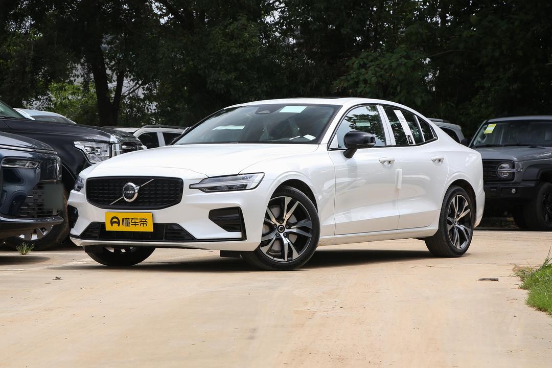 Volvo S60 2026, фото 1