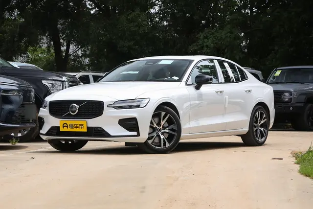 Volvo S60 2026 — купить из Китая под заказ