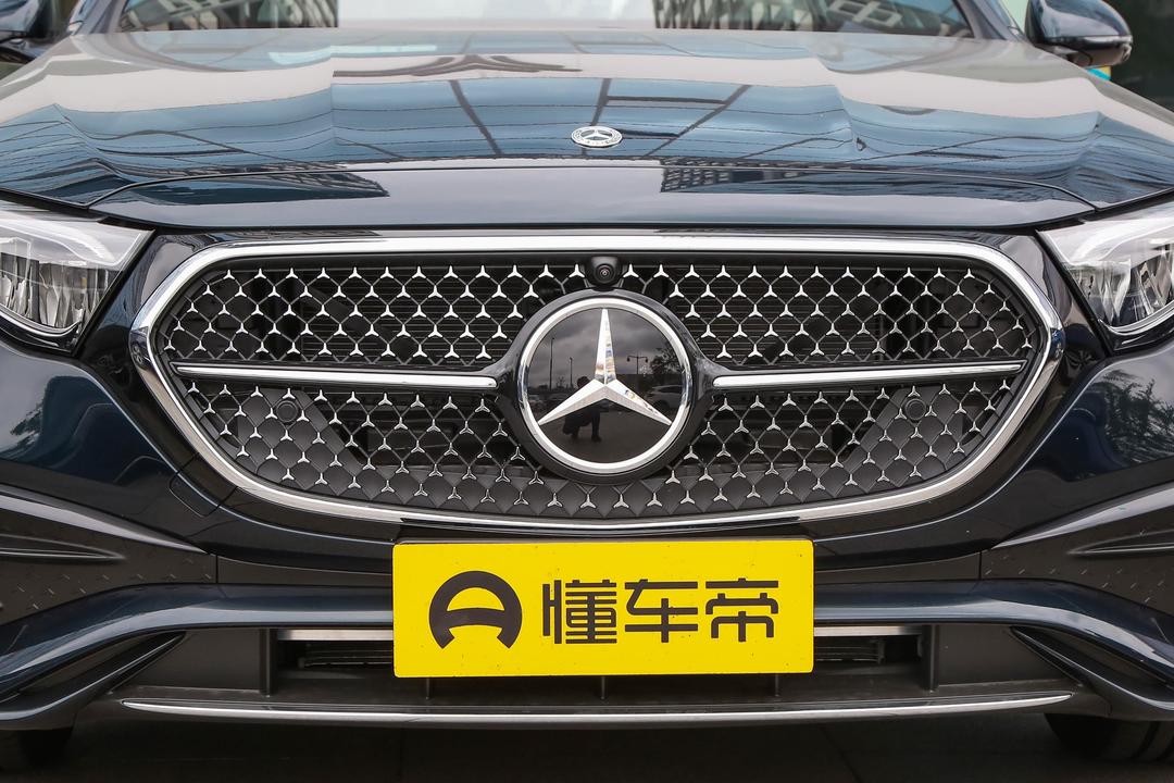 Mercedes-Benz E-Class 2026, фото 10