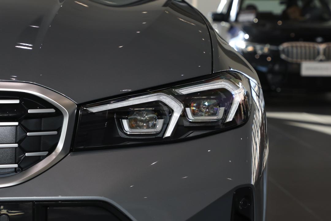 BMW 3 Series 2026, фото 10
