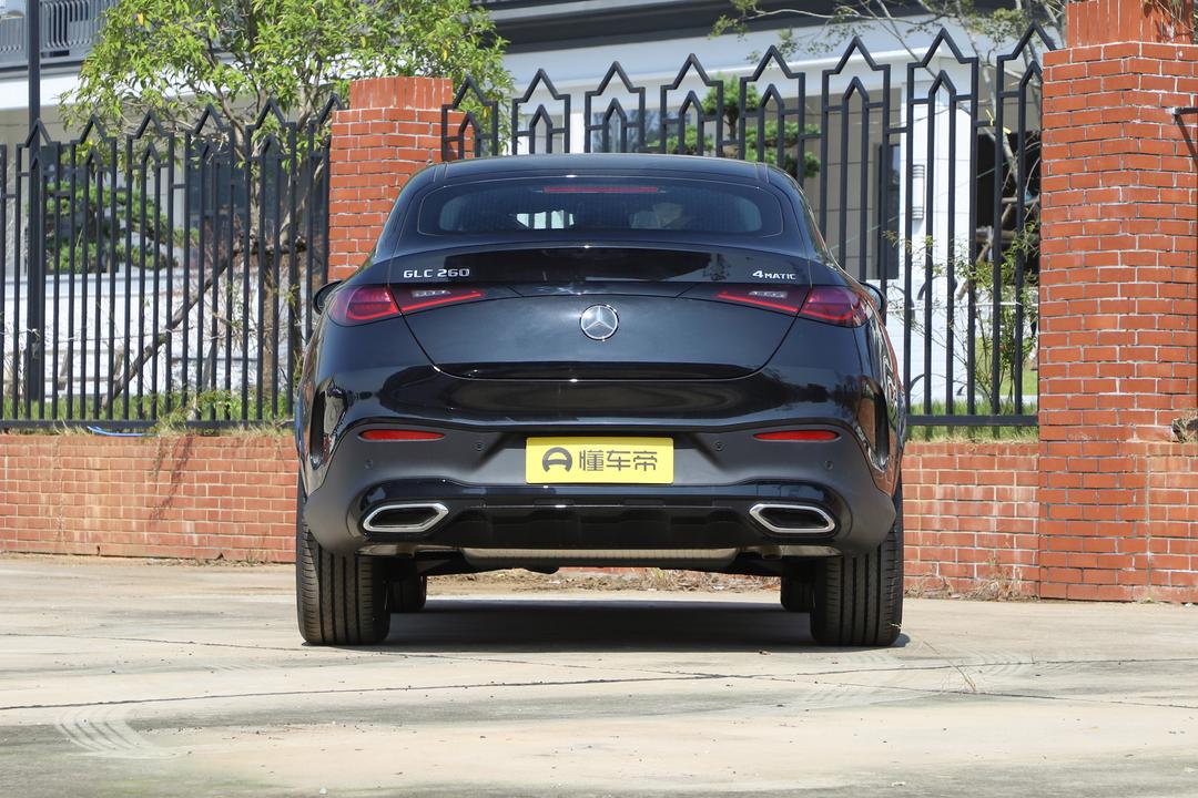 Mercedes-Benz GLC Coupe 2026, фото 6