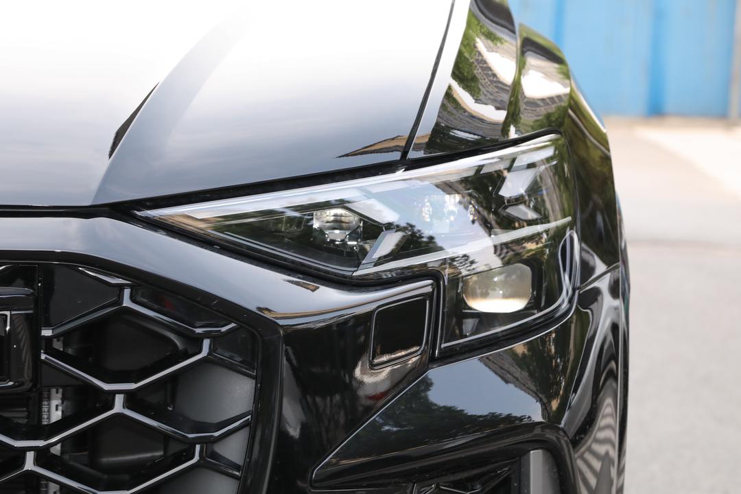 Audi RS Q8 2026, фото 11