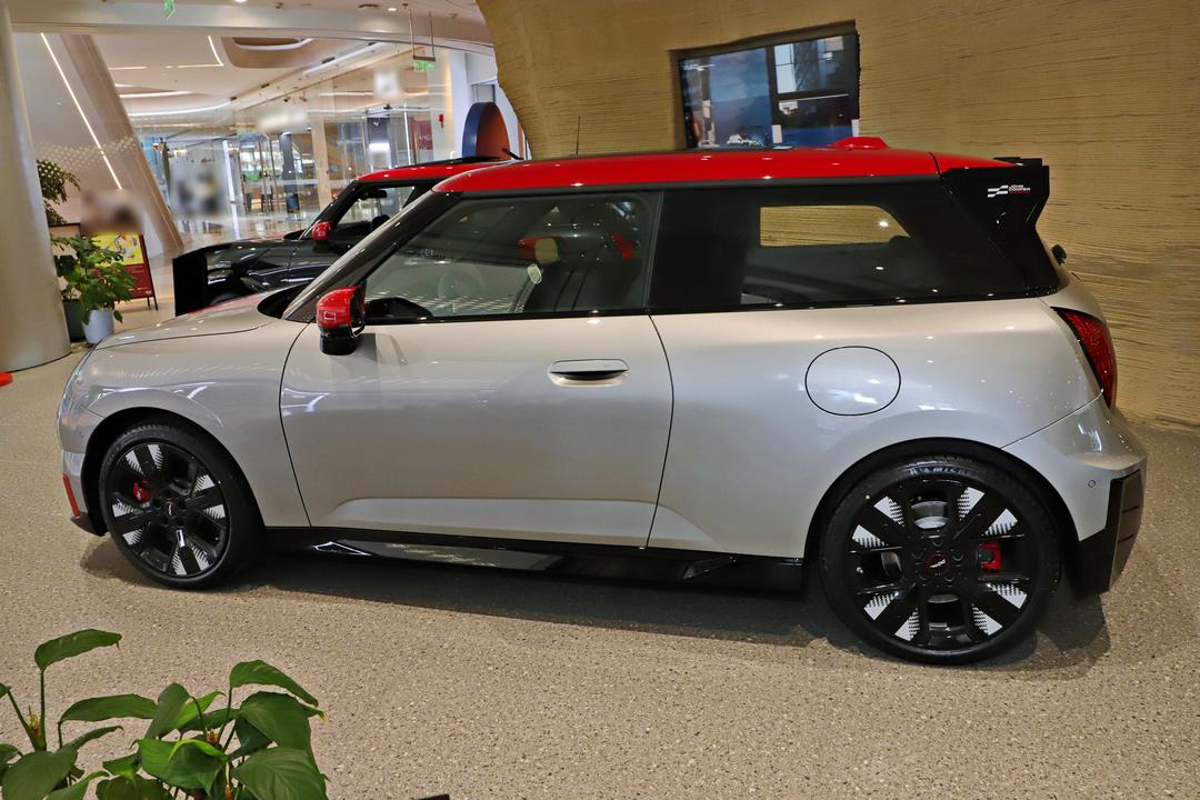 MINI JCW EV 2026, фото 4