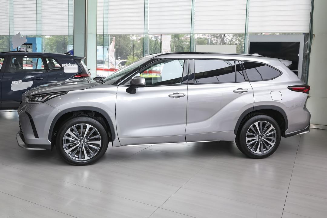Toyota Crown Kluger 2026, фото 4