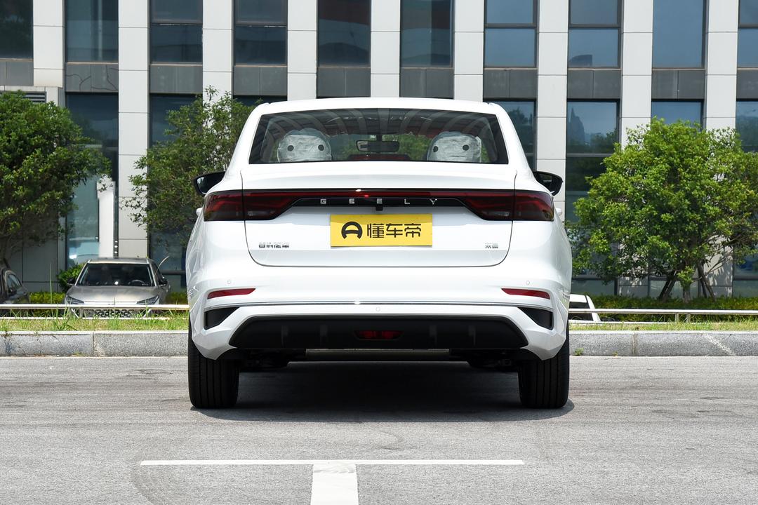 Geely Emgrand 2026, фото 6