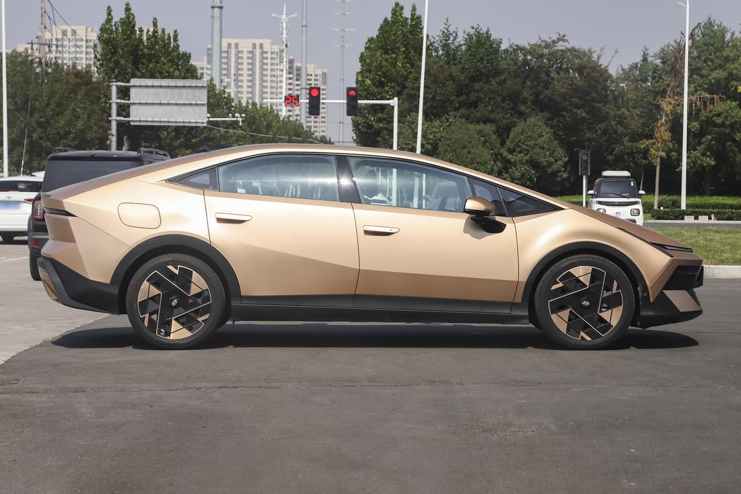 Hyundai IONIQ V 2026, фото 8
