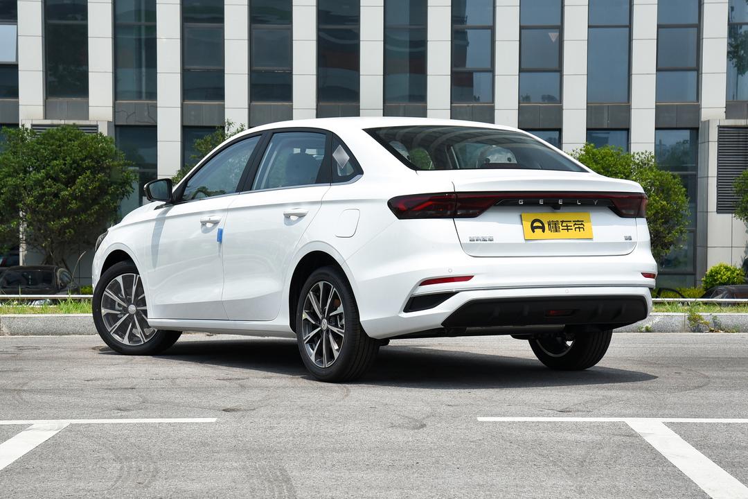 Geely Emgrand 2026, фото 5