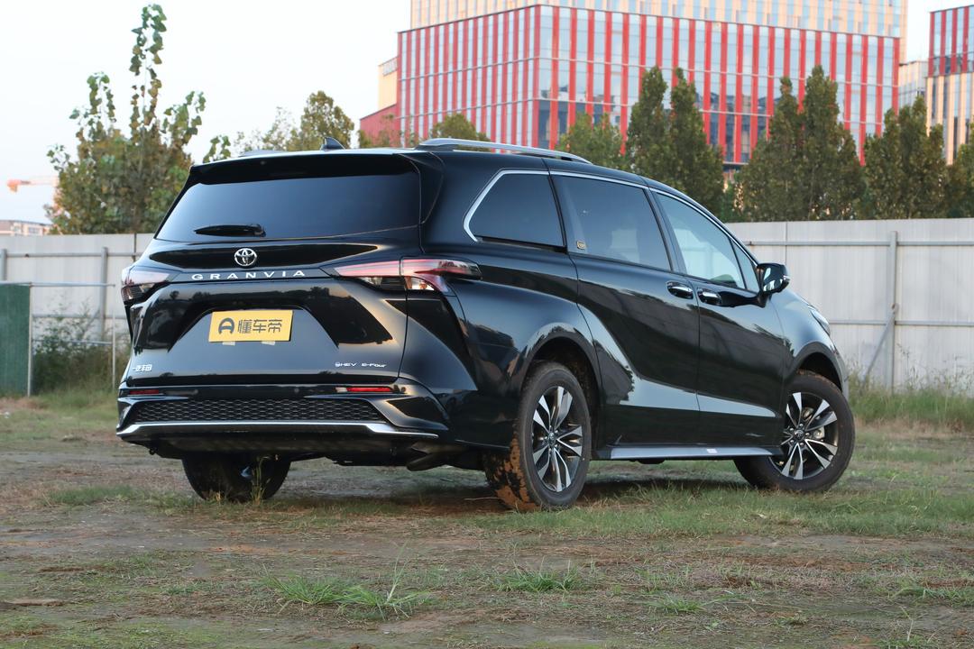 Toyota Granvia 2026, фото 7