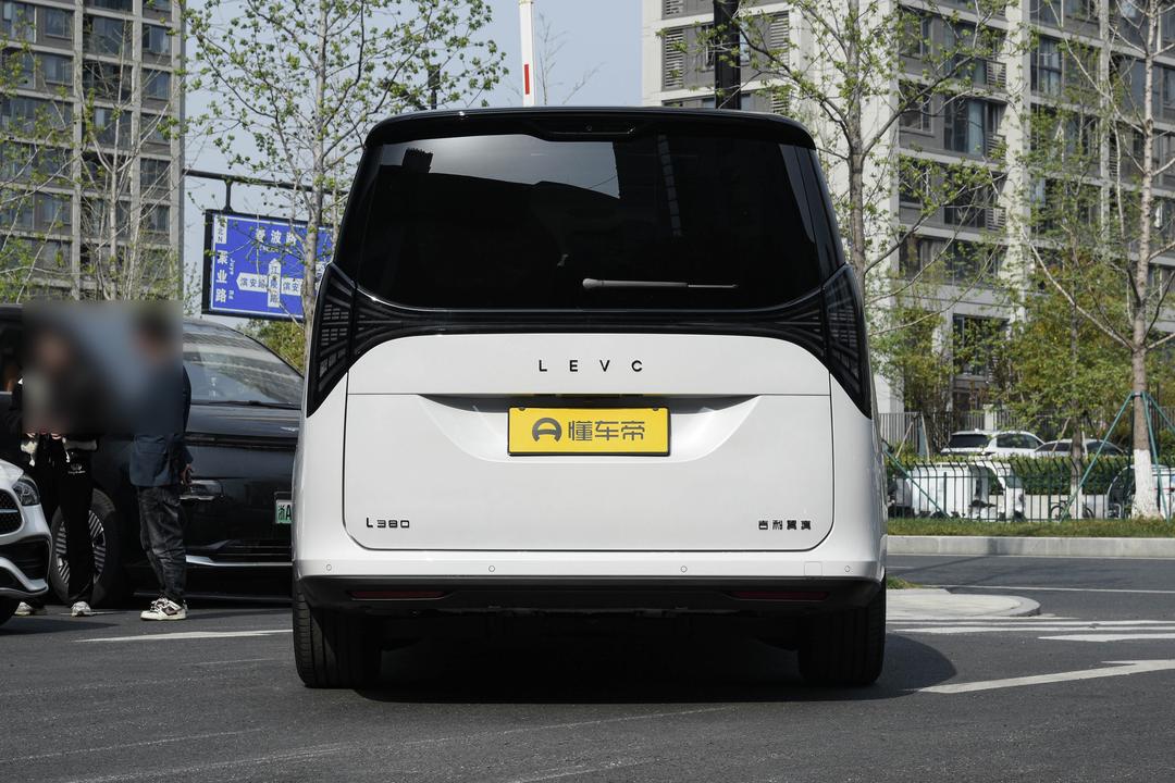 Geely Yizhen L380 2026, фото 6