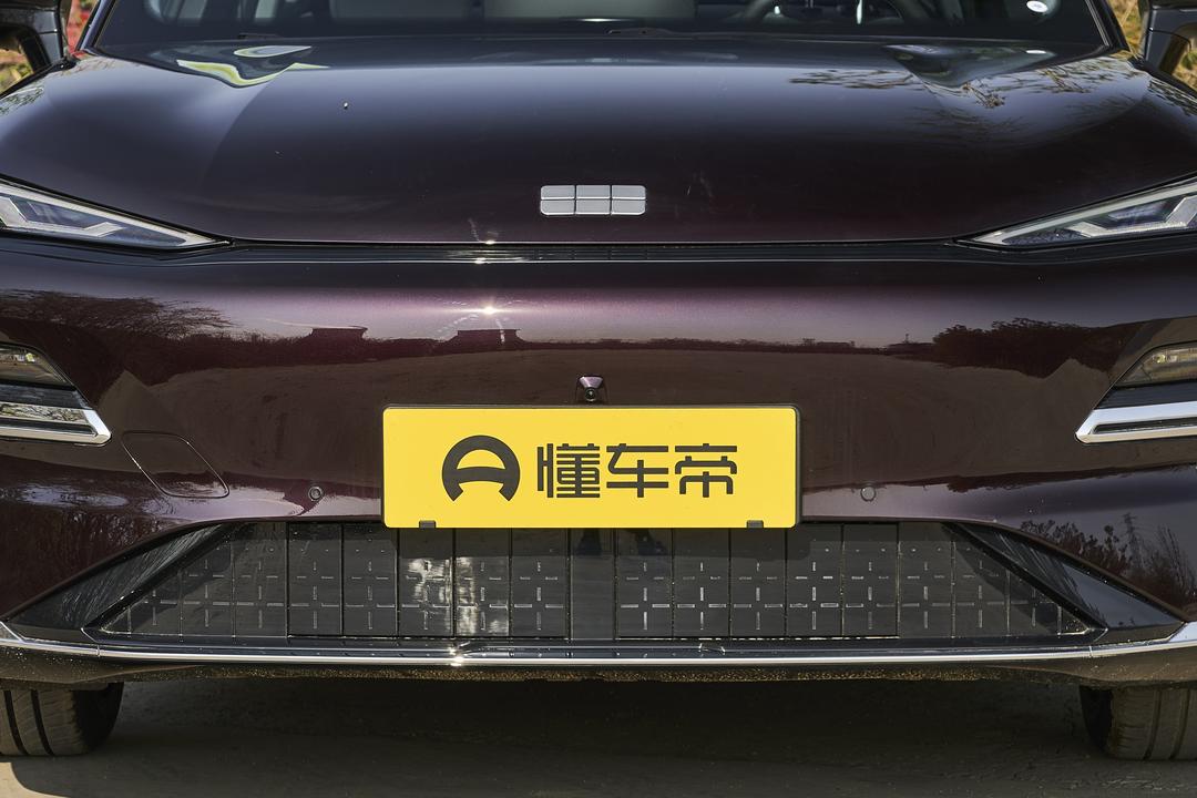 Geely Starlight 8 PHEV 2026, фото 10