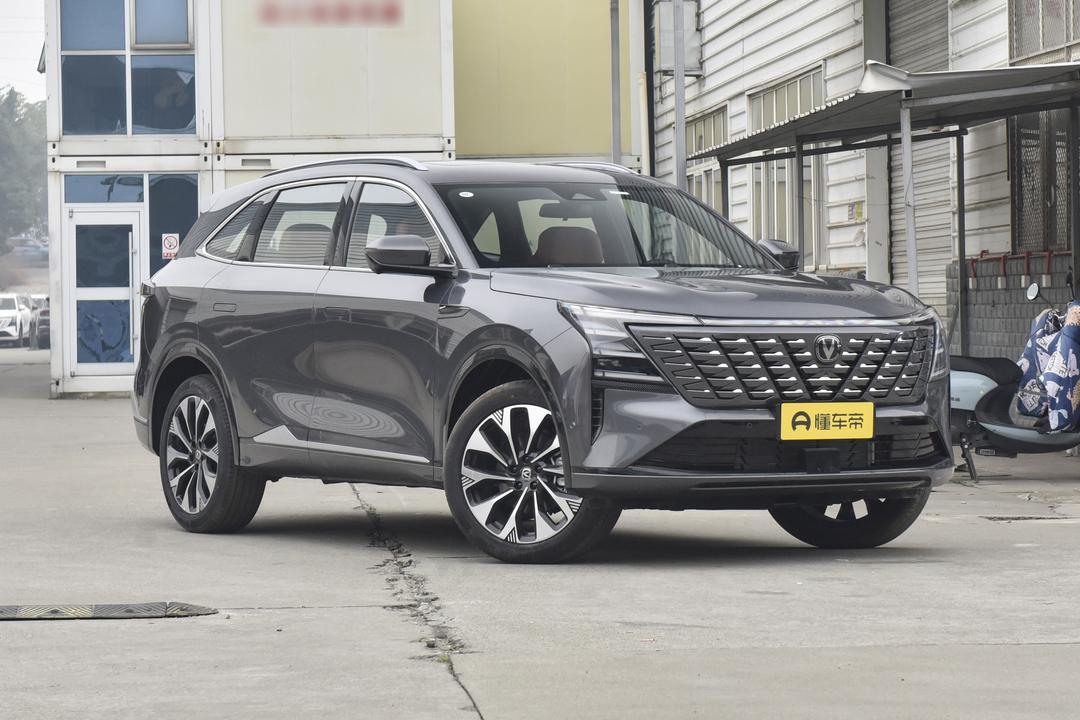Changan CS75 PLUS 2026, фото 3