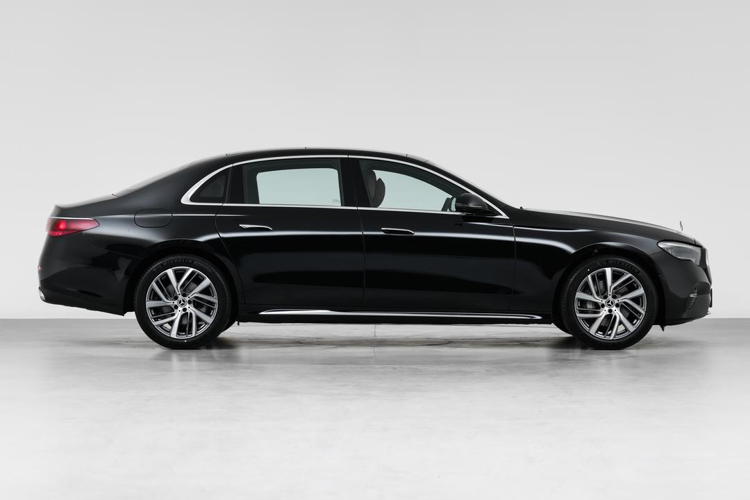 Mercedes-Benz E-Class 2026, фото 8