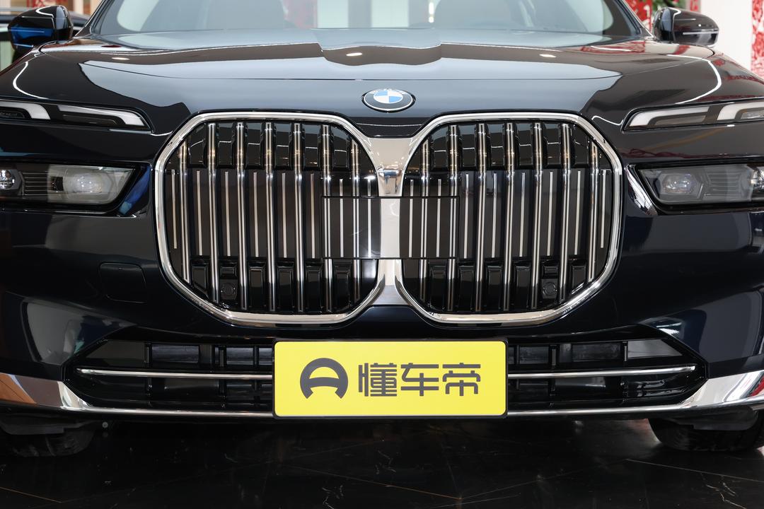 BMW 7-Series 2026, фото 10
