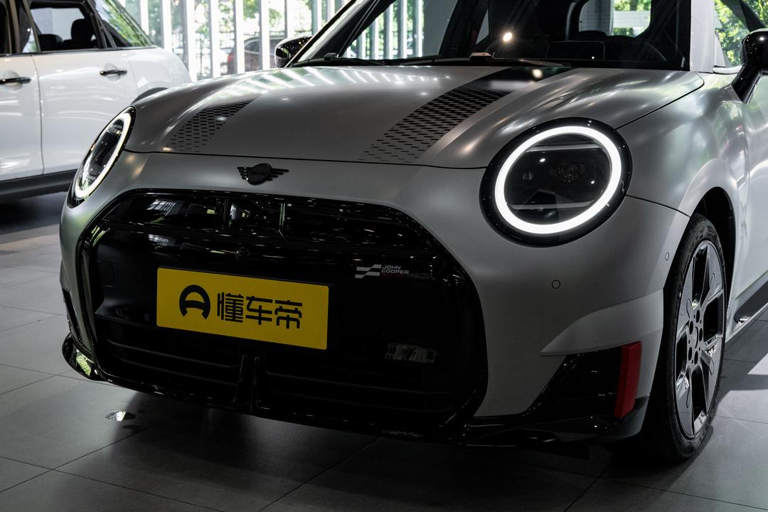 MINI JCW EV 2026, фото 12
