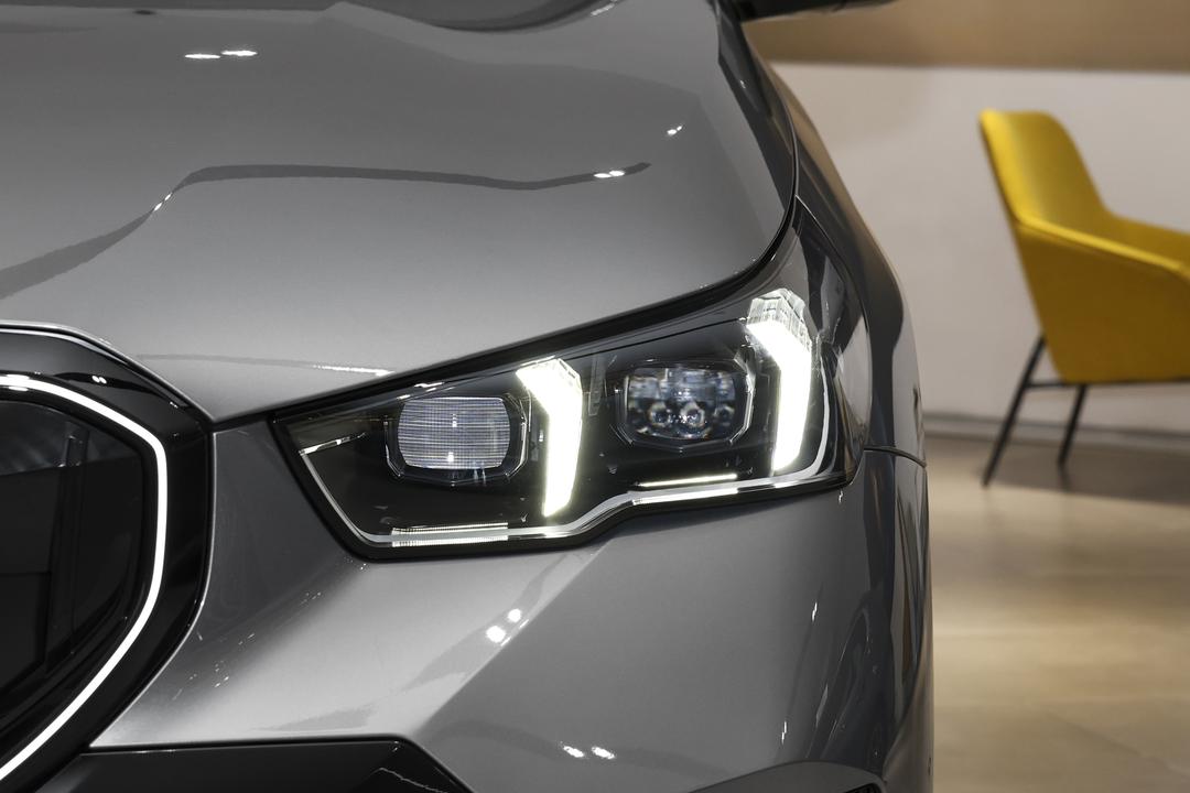 BMW 5 Series 2026, фото 12