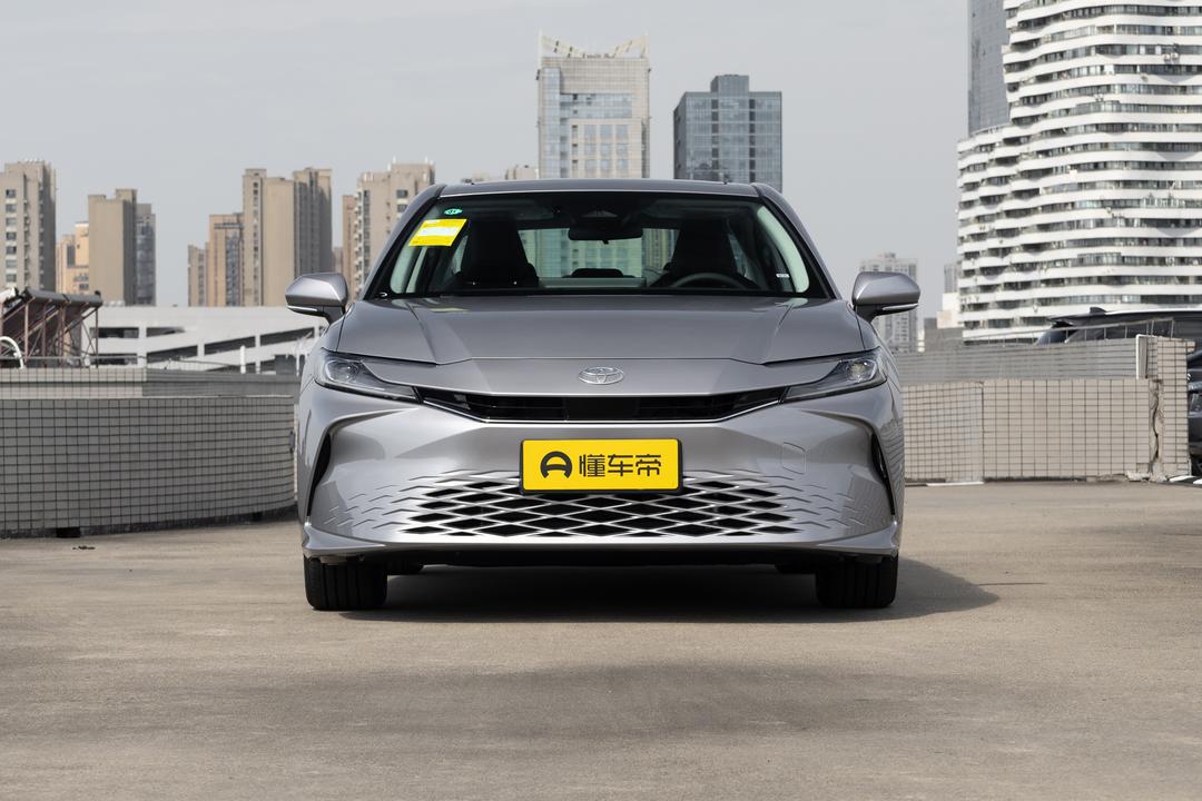 Toyota Camry 2026, фото 2